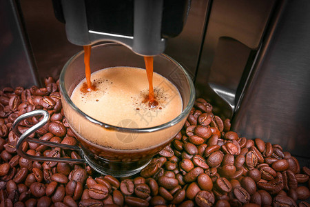 Espresso咖啡机制造咖啡图片