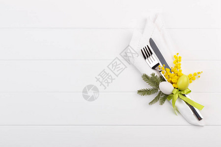 春桌布置配有MimosaEast图片