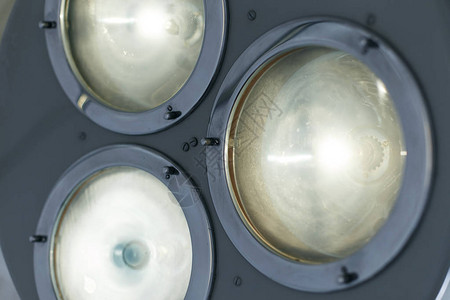 现代操作灯的亮光医疗设备图片