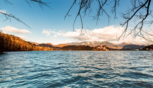 斯洛文尼亚布莱德湖的浪漫景观图片
