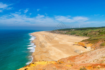 葡萄牙纳扎尔附近的海滨滩图片