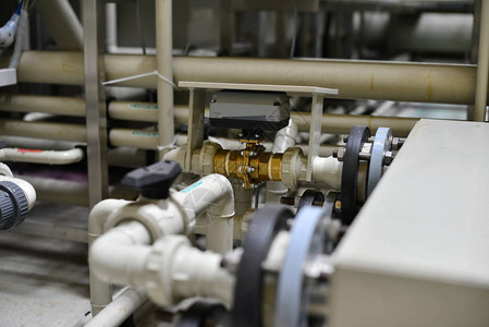 油站压力下塑料管液压设备的生产和加工车间图片