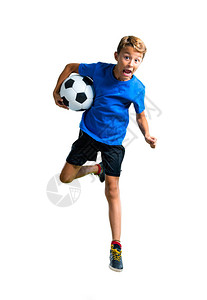 长拍摄的球童踢足球和在孤立的白背景图片