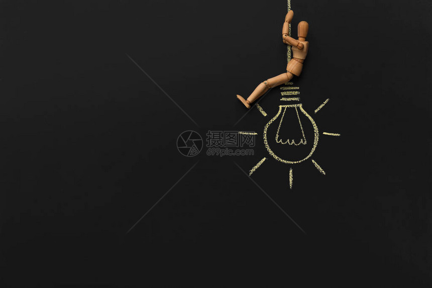 木林人曼奈金坐在电灯泡上图片