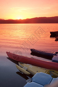 夕阳下的小船昆明湖图片