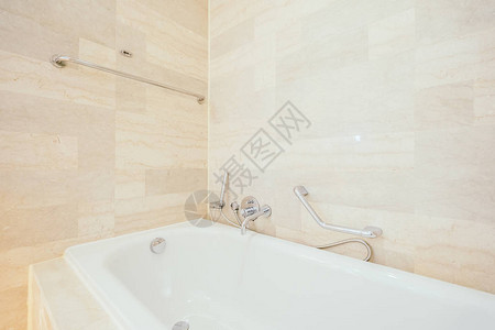 浴室的白色浴缸装饰内部背景图片
