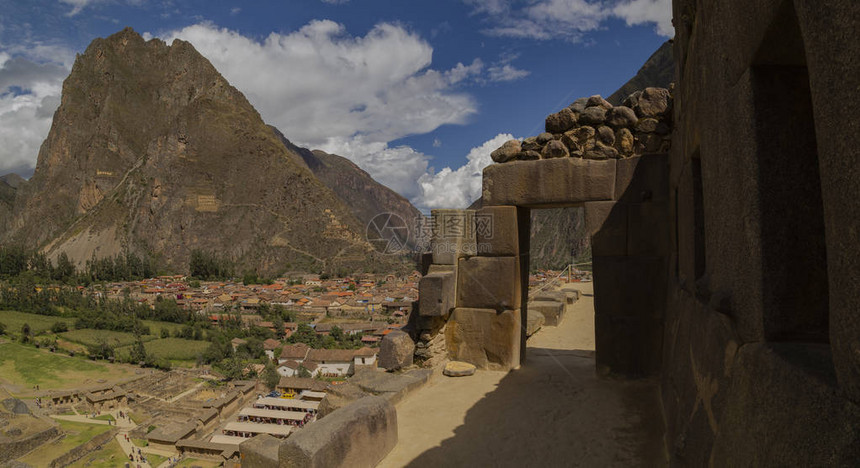 秘鲁库斯科省Ollantaytambo考古遗址的Diez图片