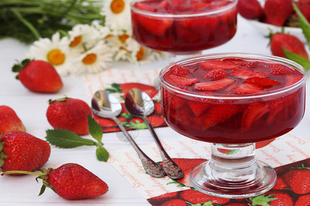 新鲜草莓的果冻位于两千克林曼卡图片