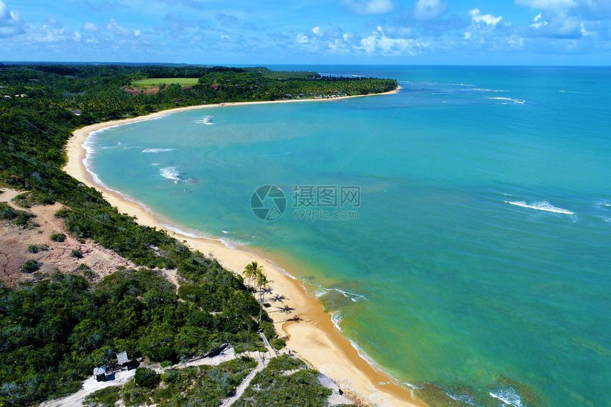 天堂海的鸟瞰图与清澈的水梦幻般的风景很棒的海滩景色Espelho的海滩图片