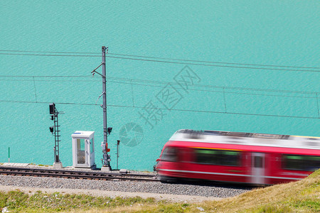 Bernina红列车CH在高清图片