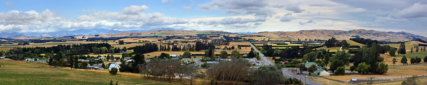 Waikari乡镇和农村谷地全景新西图片