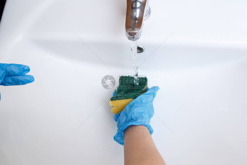 女人的蓝球手洗水槽用特别的图片
