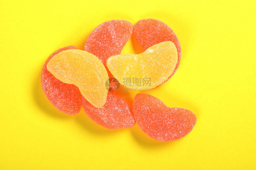 一组果冻糖果一块橙色水果黄色和橙图片