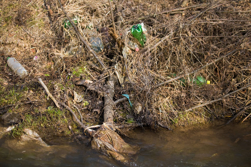 河流海洋塑料污染无塑料概念图片
