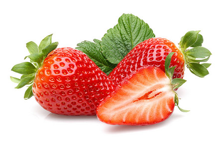 半片和整片草莓在白图片