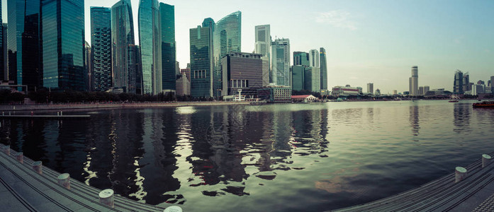 新加坡市中心在蓝色时段的全景图象图片