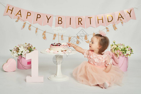 女孩生日蛋糕1岁图片