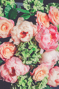 粉红色的鲜花和玫瑰调色图像卡片概图片