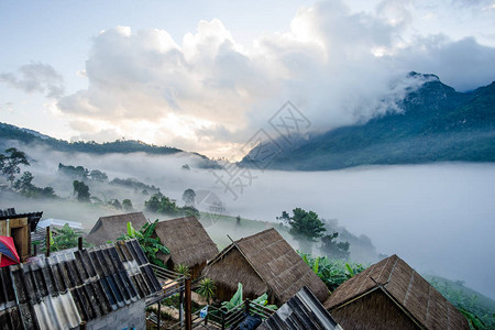 泰国清迈省清道县HutLuang山和Doi图片