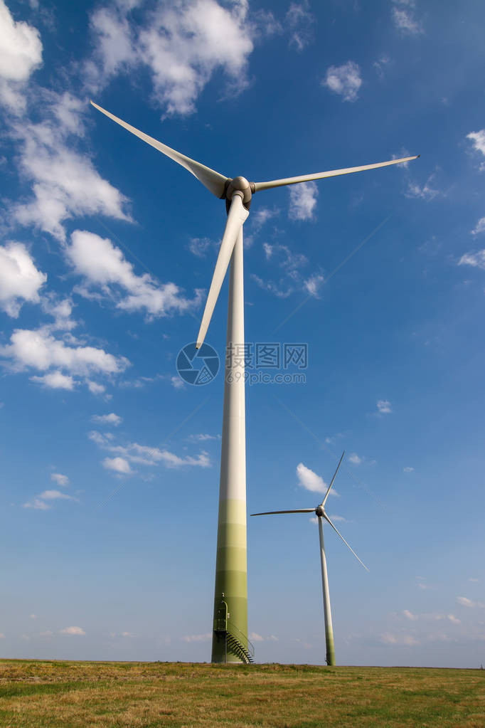 生态电力风力发电厂风力涡轮机清图片