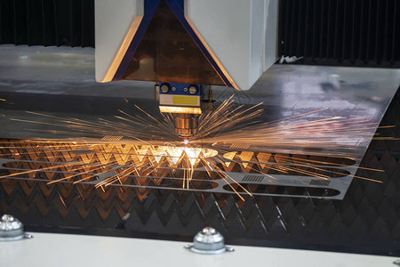 数控光纤激光切割机用火花光切割金属板背景图片