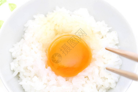 日式生鸡蛋拌饭图片