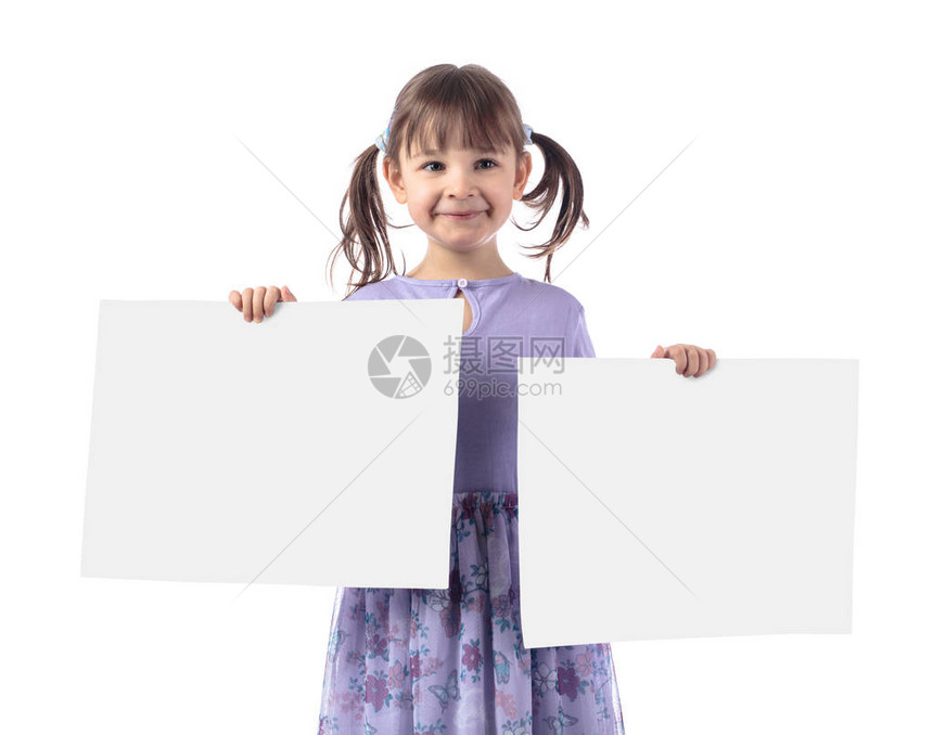 一件紫色礼服的愉快的女孩显示她的图画在白色背景上隔离保存图片上内图片