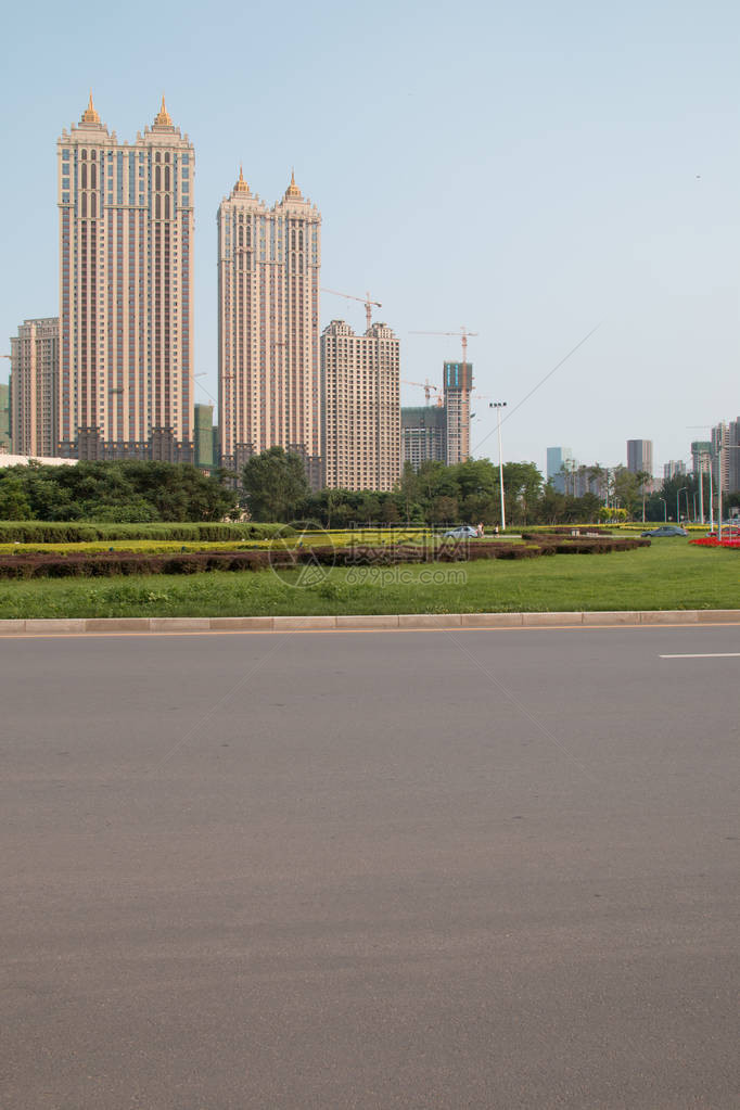 沉阳的城市街景图片