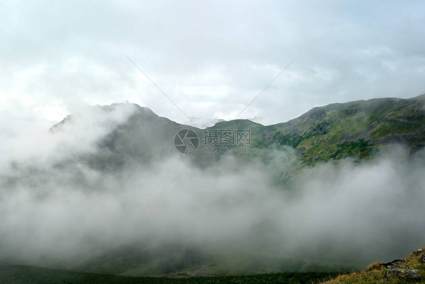 赫尔姆克拉格峰图片