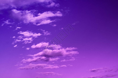 紫色天空云彩明背景图片