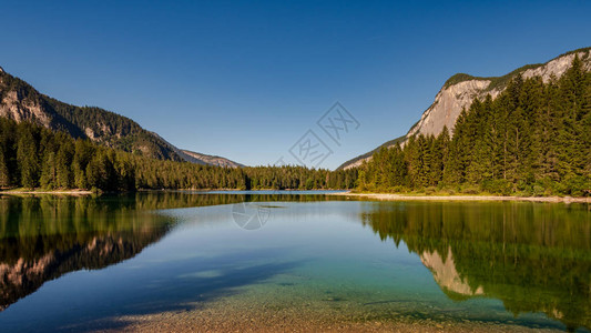 托维尔湖的美景是阿达梅洛布伦塔公园特伦蒂诺最图片