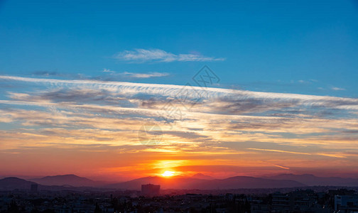 希腊雅典Penteli地区日落的景色图片