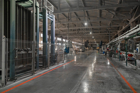 生产制造观光游览内部瓷砖制造工厂带有传送带的瓷砖制造工厂图片