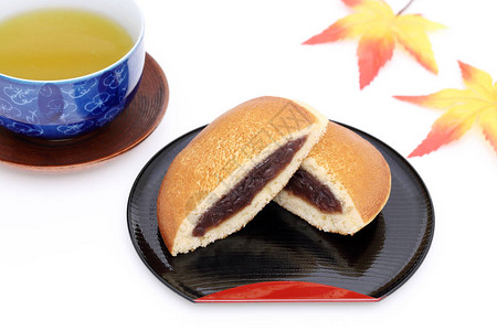Dorayaki日本美食木盘图片