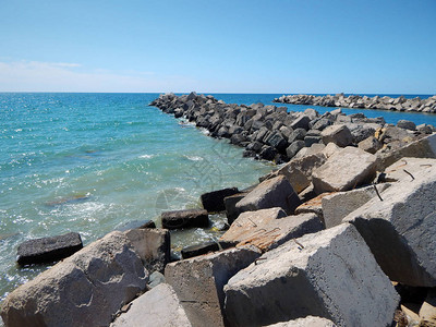 海水淡化的取水渠道图片