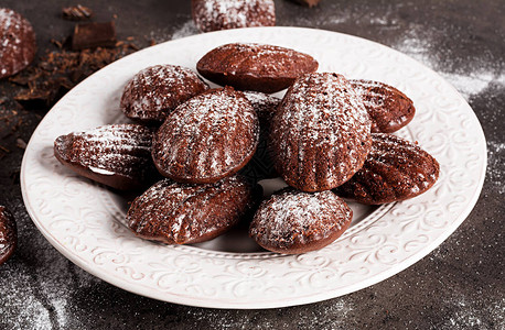 巧克力曲奇饼自制巧克力麦德琳在黑图片
