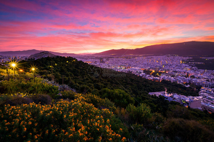 雅典北部和希米特斯山的景象从黎明的图片