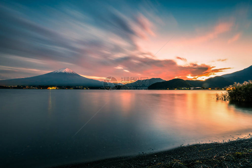 日本藤川口子日落时富士山图片