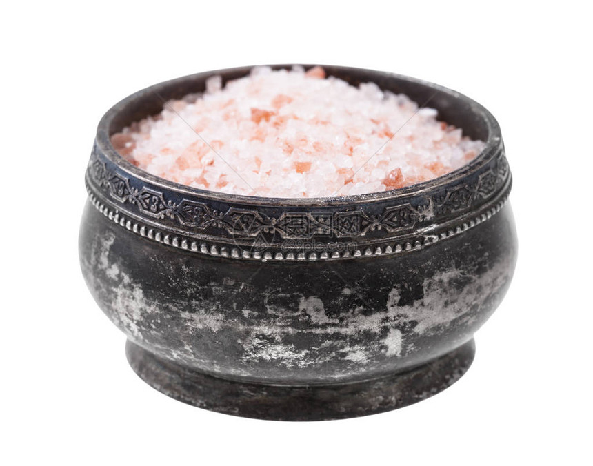 粉红色喜马拉雅盐在白色背景上隔离的旧图片
