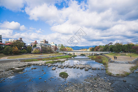 这是一条从京都盆地向南流图片