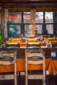 土耳其农村咖啡馆餐厅的椅子和餐桌没有人的食堂图片