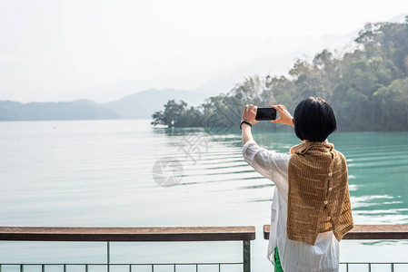 在南图的太阳月湖附图片