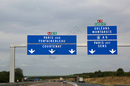 法国交通信号去巴黎和法国高速公路图片