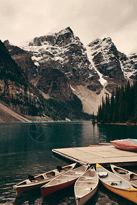有船和的冰碛湖图片