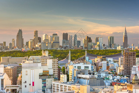 东京日本城市的天线横跨涉谷沃德与新宿天图片