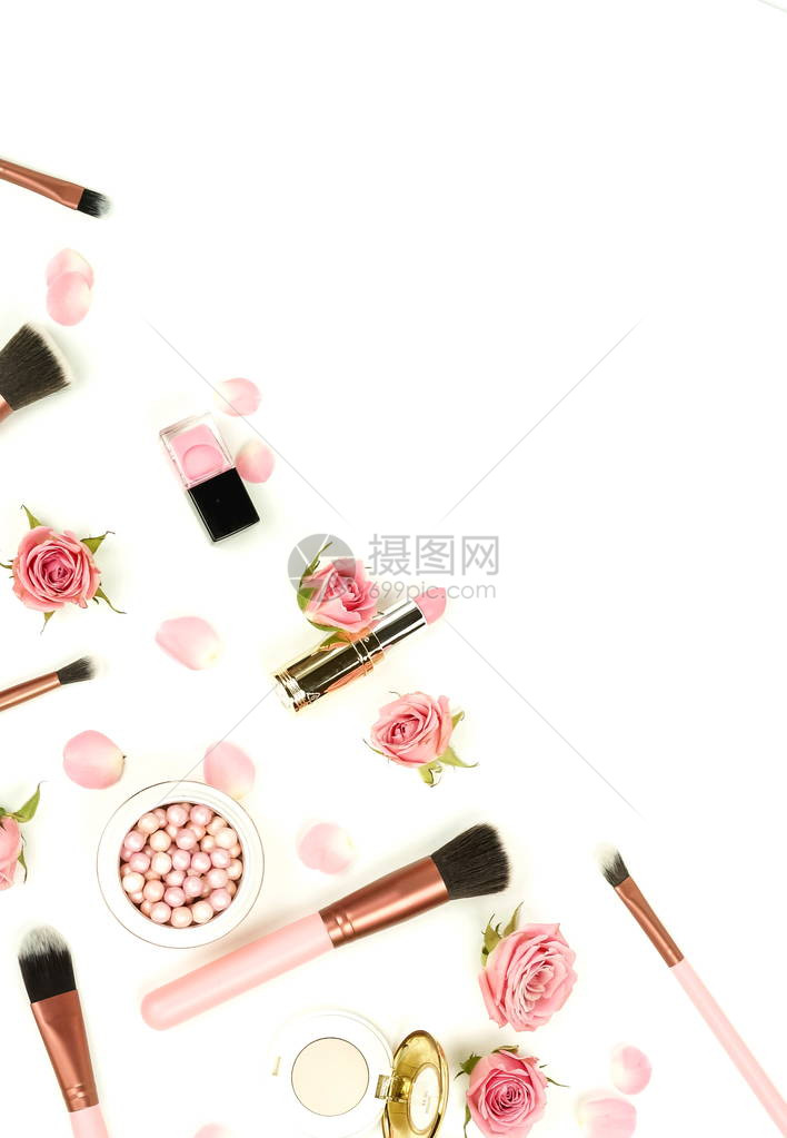 白色背景的美丽粉红色花朵和女美容设图片