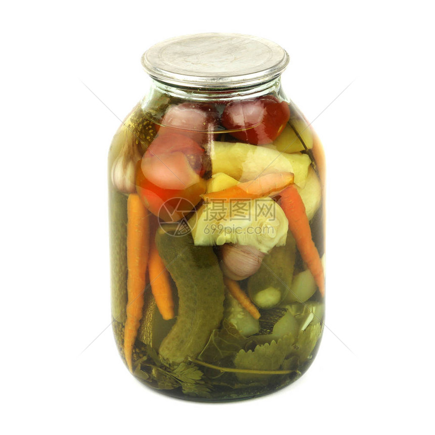 罐装腌菜腌制和罐装黄瓜胡萝卜和西红柿冬季传统俄罗斯餐含维生素和营养的素食白色背图片