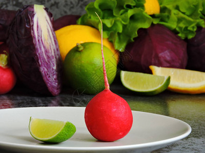 一套丰富多彩的健康蔬菜生态食品降低图片