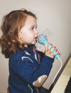 幼儿女童弹钢琴用玩图片
