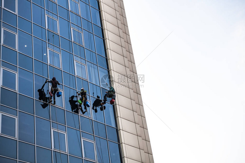 玻璃清洁工建塔工作商业窗口日图片